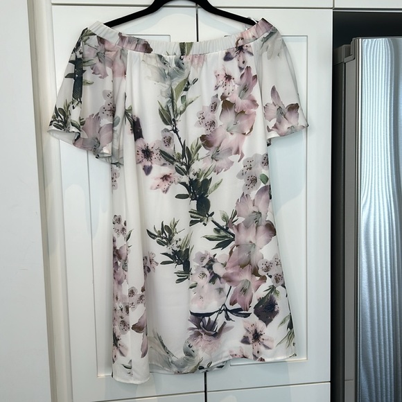Lulu’s Dream of You Ivory Off The Shoulder Floral Mini Chiffon Shift Dress Sz XS - Picture 5 of 16
